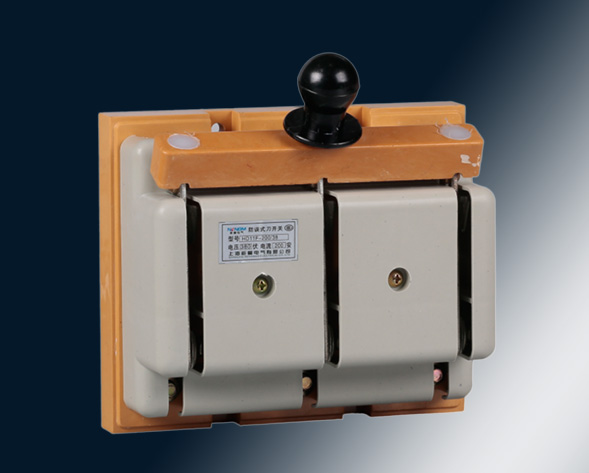 HD系列單投刀開(kāi)關(guān)、HS系列雙投刀開(kāi)關(guān)適用于交流50Hz、額定電壓400V、直流220V，額定電流至1500A的成套配電裝置中，用作手動(dòng)不頻繁接通與分?jǐn)嘟恢绷麟姟?>
											HD、HS開(kāi)啟式刀開(kāi)關(guān)</a>
										</div>
										 
										<div   id=